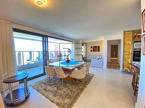 Apartamento a venda no Cambuí com 2 suítes