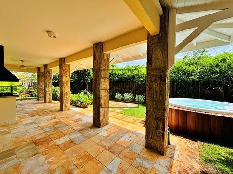 Casa térrea com 3 dormitórios, jardim e hidromassagem, no condomínio Galleria Boulevard